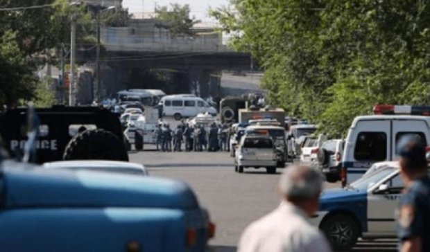 Восстание в Ереване: освобожден один из заложников