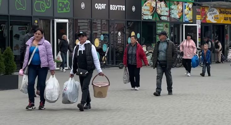 Українці. Фото: скрін youtube