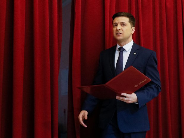 Новый указ Зеленского уничтожит главную проблему Украины: на поле боя выходит "свита" президента