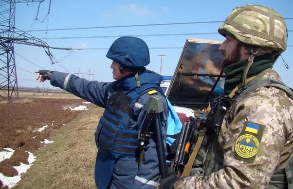 "Гради", танки та зенітки: ОБСЄ нарешті побачило, як Путін на Донбасі плює на всі домовленості