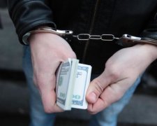 Стало известно, скольких коррупционеров отправили в тюрьму