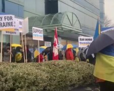 Акция в поддержку Украины. Фото: скриншот youtube