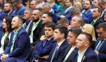 Дмитро Разумков, Facebook