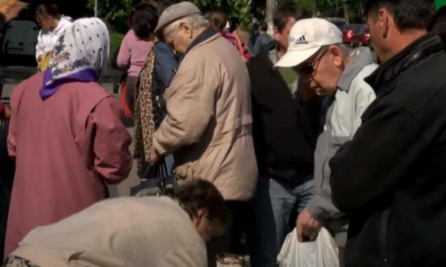 Пенсіонери, фото: скріншот з відео