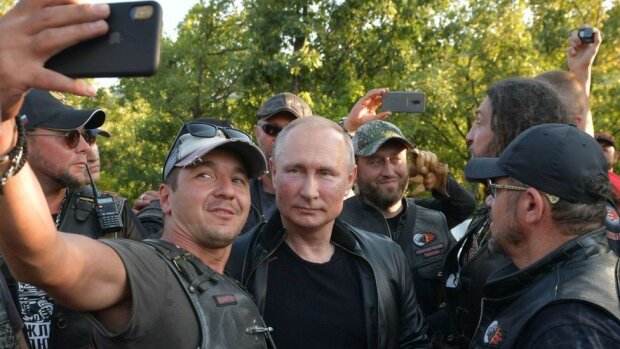 В августе 2019 Путин посещал байкерский фестиваль в Крыму