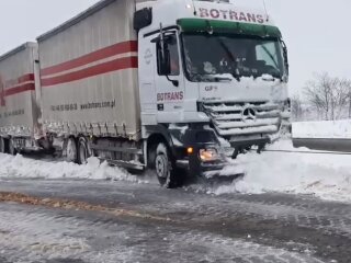 Снігопад в Україні, кадр з відео