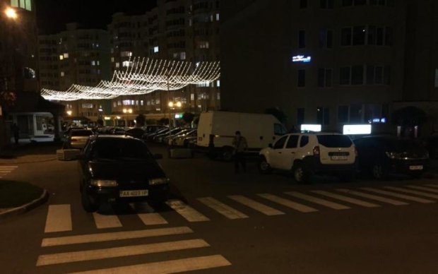 Плебеи пусть как хотят, так и ходят: быдло разозлило киевлян "топ-парковкой"