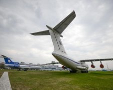 Всі рейси скасовано: через спеку в аеропорту тріснула злітно-посадкова смуга