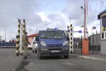 На кордоні з Польщею у заробітчан вимагають дивний "пропуск" - потрапити на заробітки зможуть не всі