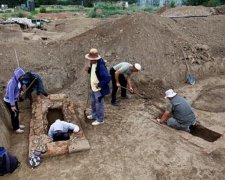 Сербські археологи розкопали поховання з золотими сувоями