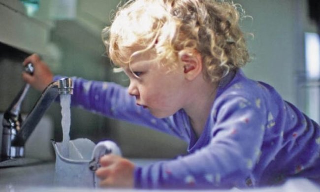 В каких странах Европы безопасно пить воду из-под крана