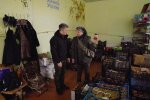 Олександр Педан з волонтерами, фото: пресслужба Нового каналу