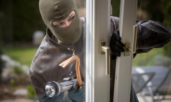 На Полтавщине воры вывозили награбленное машинами 