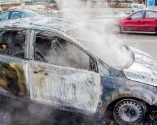 авто потрапило в ДТП і згоріло