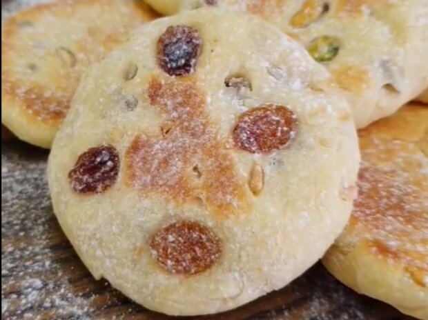 Печенье на сковородке, кадр из видео