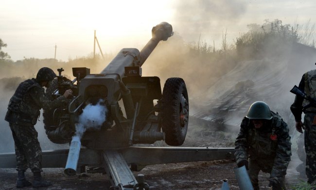 "Праздник путинской содомии" в Донецке: оккупанты стреляют без разбора, город в огне, едва живые люди прячутся по разбомбленных домам