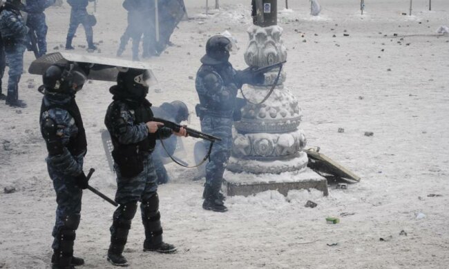"Беркутівець" розповів, хто озброював катів Майдану