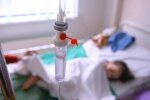 Захищайтеся, сер: під Києвом школярі влаштували "дуель" на газових балончиках, уроки скасовуються