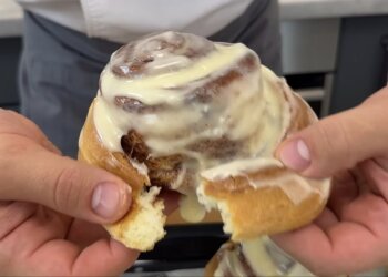 Синабоны с нежным творожным кремом: фото скрин рецепта