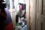 Днепрянка "коллекционировала" мусор 20 лет — у соседей сдали нервы, пришлось вызывать КАМАЗы