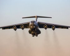 Кремль підняв у небо бойову авіацію