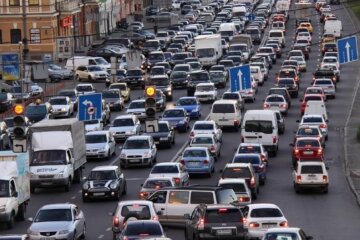 Ремонт дорог парализует киевский микрорайон