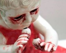 Криваві скульптури з фарфору від данської художниці (фото)