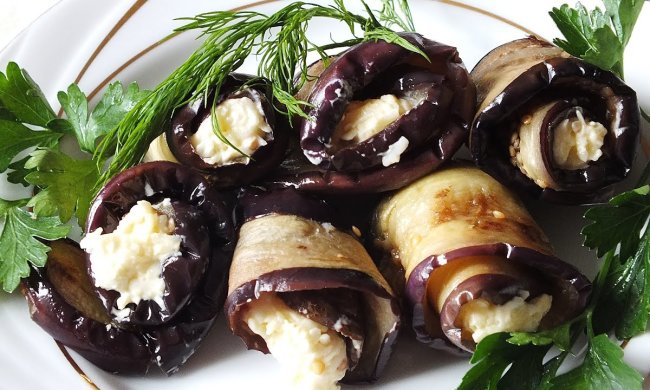 Отличная идея закуски: баклажаны с сыром
