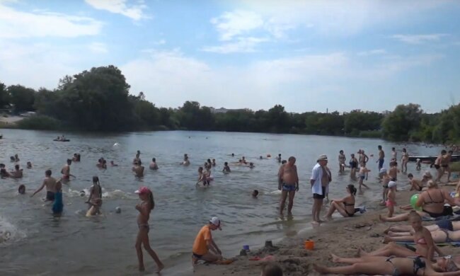 пляж, скриншот из видео