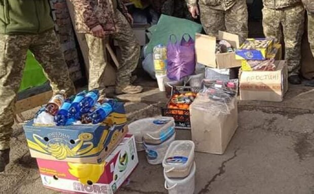 Волонтеры передали помощь украинским военным, фото: Facebook Владимир Мосейко