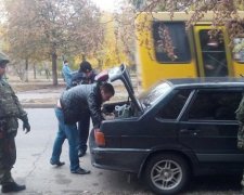 У Маріуполі посилили патрулювання: вибори на межі зриву (фото)