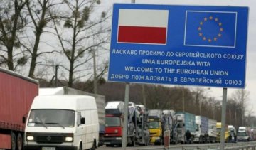Польша принимает сирийских беженцев, а украинцам отказывает
