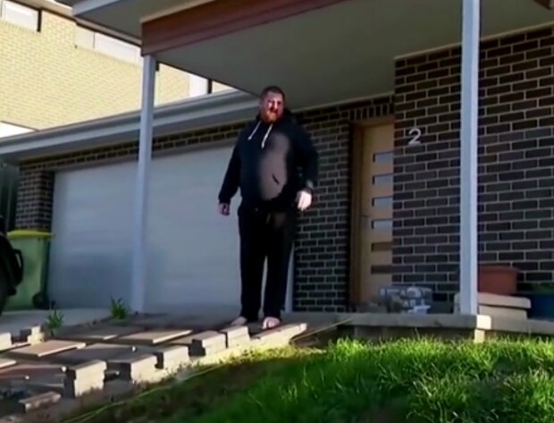 Австралиец прогнал премьер-министра с газона, фото YouTube