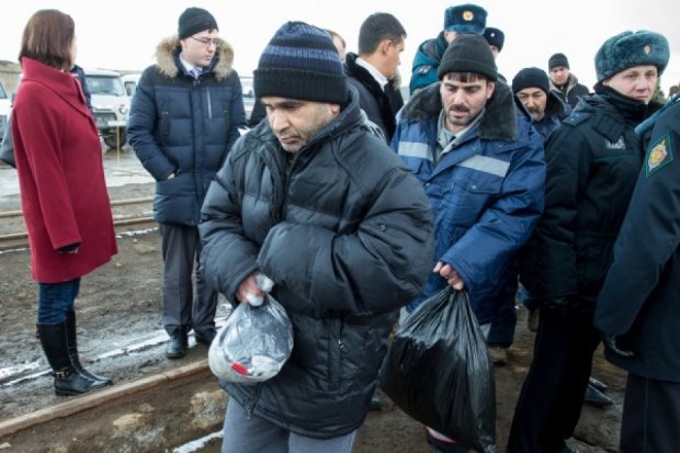  На Сахалине арестовали украинцев, спасенных с траулера