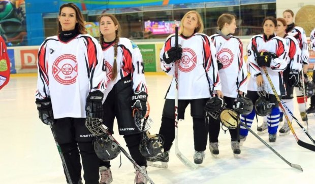 Днепровский женский хоккейный клуб выиграл исторический чемпионат Украины