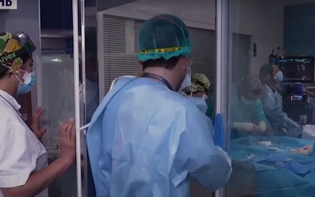 Пацієнти, скріншот з youtube