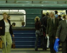 У московському метро заборонять працювати вусаням та бороданям