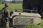 Бойовий робот-евакуатор. Фото: скриншот з відео