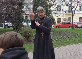 Пьяный священник, скриншот: Facebook