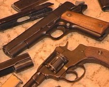 У Запоріжжі схопили небезпечного бандита з наркотиками і зброєю (фото)