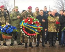 У Волновасі вшанували пам'ять загиблих (фото)