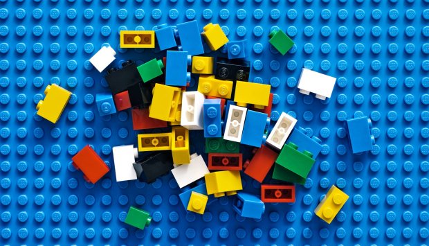 Варто Шнобелівської: вчені дізналися, як швидко проходить через організм кубик Lego