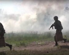 Санінструктор з позивним "Заря": військові показали відео про відважну медсестру