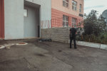 Моторошна трагедія у Києві: під багатоповерхівкою знайшли труп підлітка