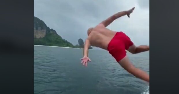 Прыжки в воду, скриншот: TikTok