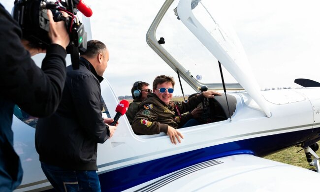 Рекордний політ: Дмитро Комаров до Дня Незалежності підготував українцям особливий подарунок, розкриє виворіт рідної країни