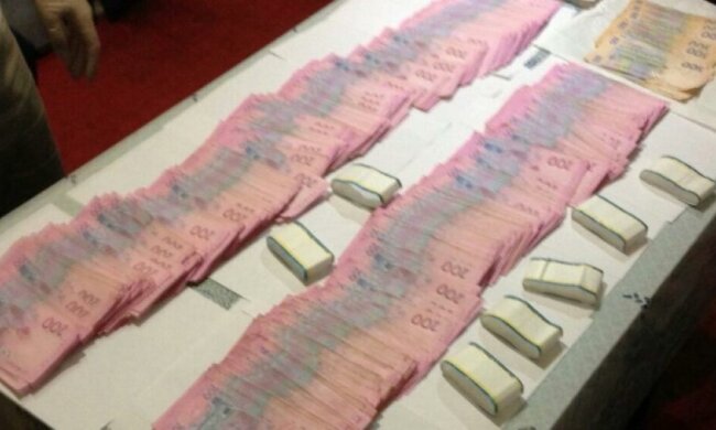 Прокурор Полтавщини попався на великому хабарі