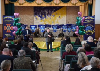 Більше ніж просто уроки: у Києві вшанували жінок, які тримають на своїх плечах майбутнє країни