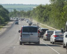 Проучил: как украинский водитель с автохамами на дороге боролся