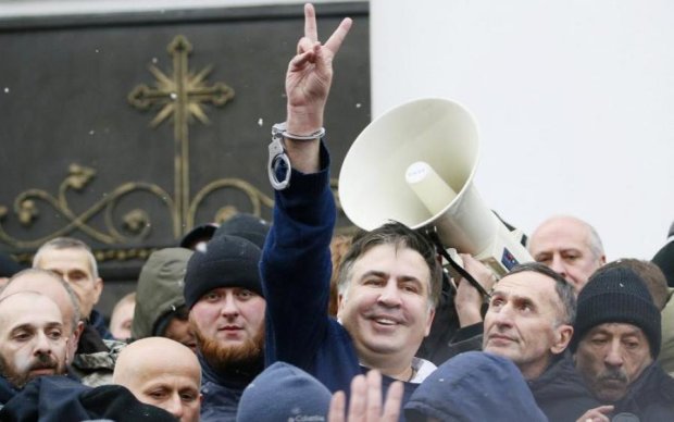 Саакашвили привлек миграционную службу к суду: прямая трансляция